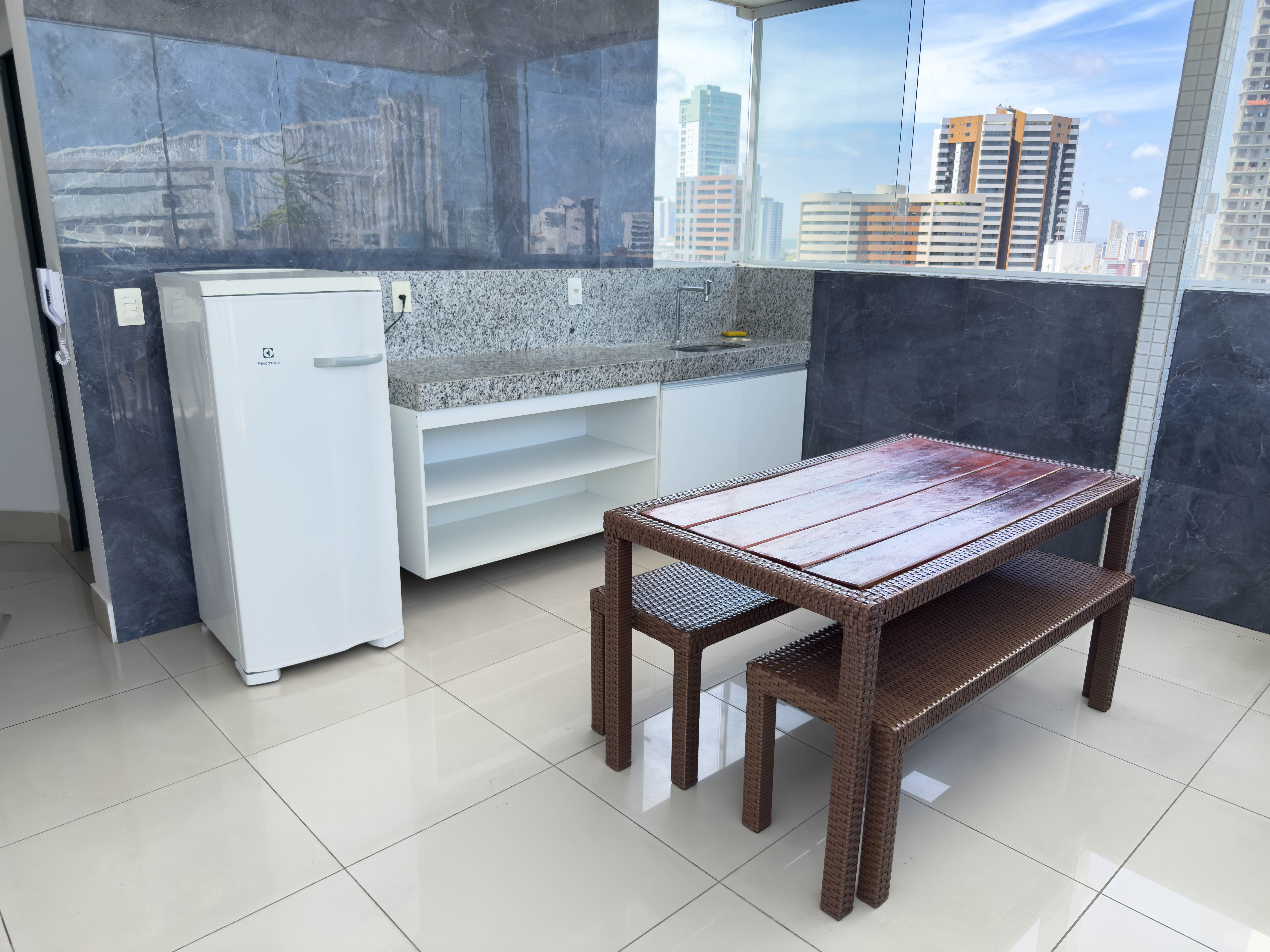 Flat com espaco gourmet em João Pessoa